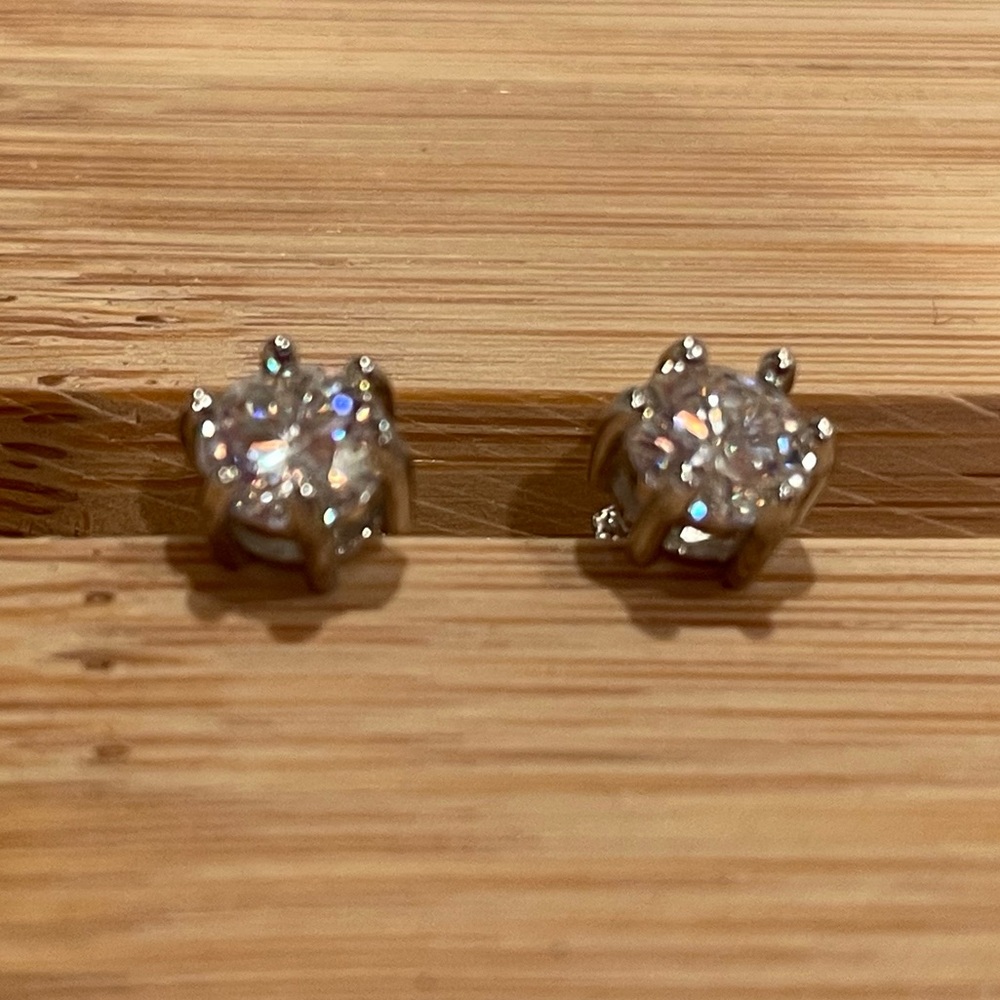 1 TCW (0.5 Ct ea) Moissanite Lab Created Diamond Sterling Silver Earrings | NIB
